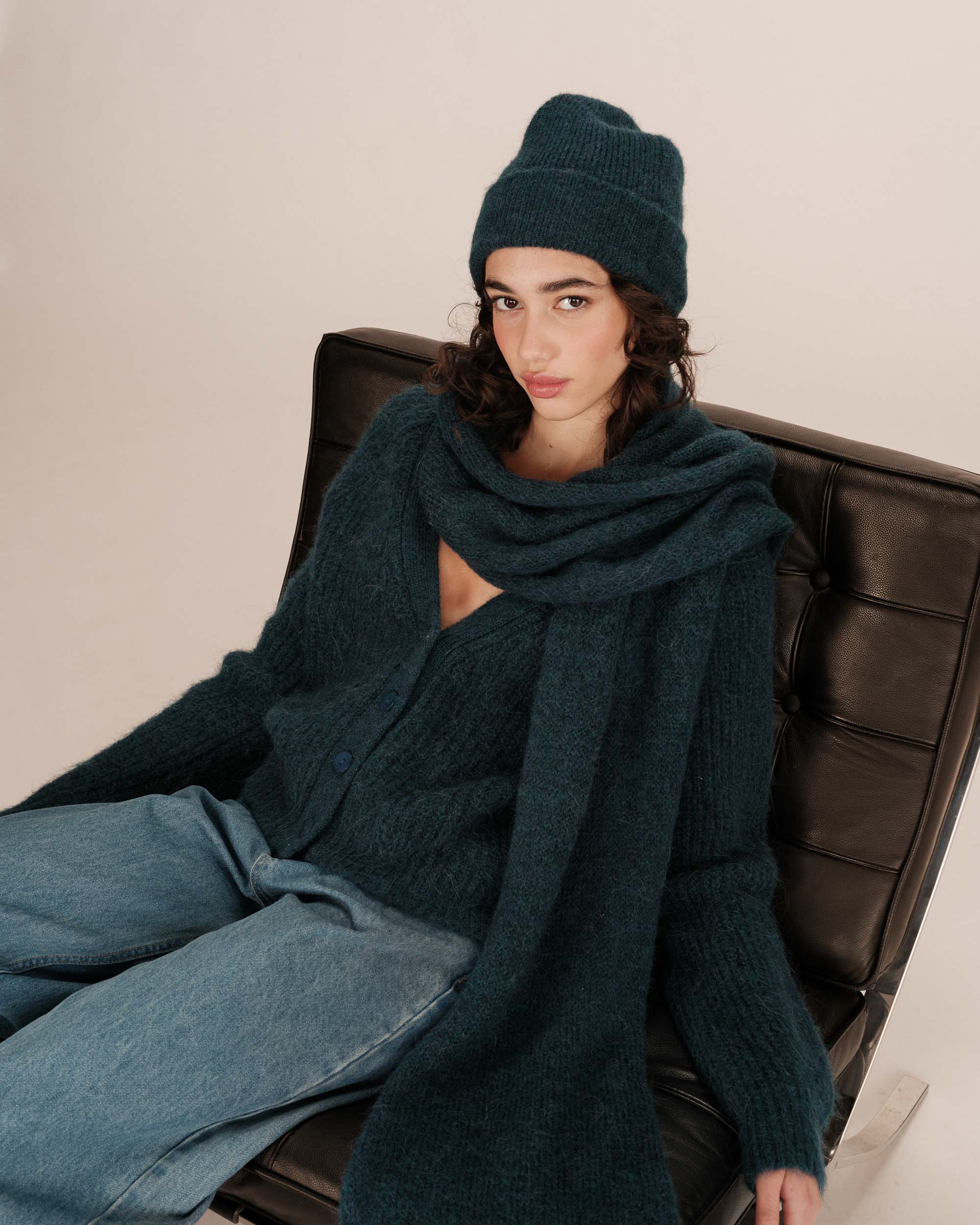 SUÉTERES, BOMBERS, SUDADERAS Y KIMONOS