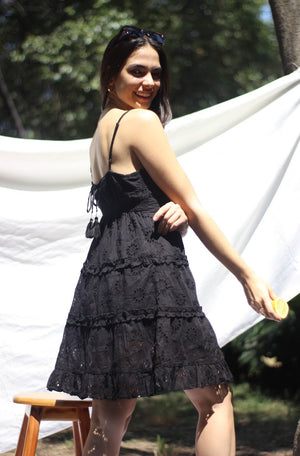 VESTIDO CORTO DE TIRANTES SAHARA NEGRO -15%