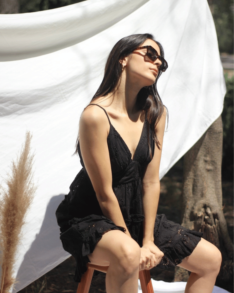 VESTIDO CORTO DE TIRANTES SAHARA NEGRO
