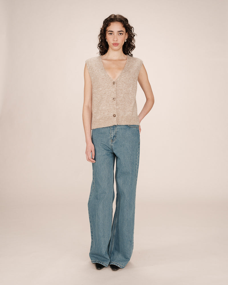 CARDIGAN SIN MANGA SANTA BEIGE