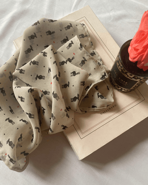 PAÑUELO BEIGE ALCES
