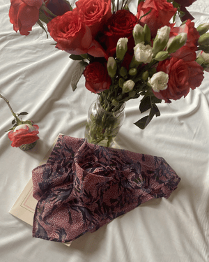 PAÑUELO ROSA FLORAL