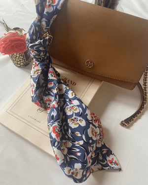 MASCADA AZUL FLORAL