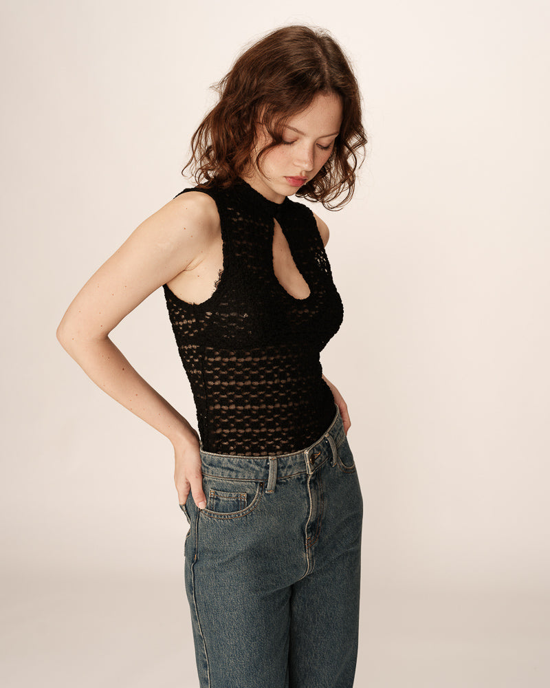 TOP PETITE DE ENCAJE NEGRO (XCH)