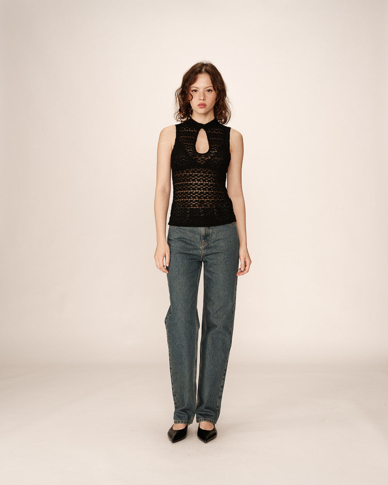 TOP PETITE DE ENCAJE NEGRO (XCH)